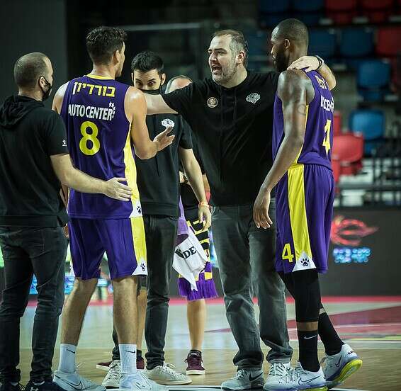 הפועל חוחלון חוגגת בדרך לגמר גביע ווינר // צילום: עודד קרני